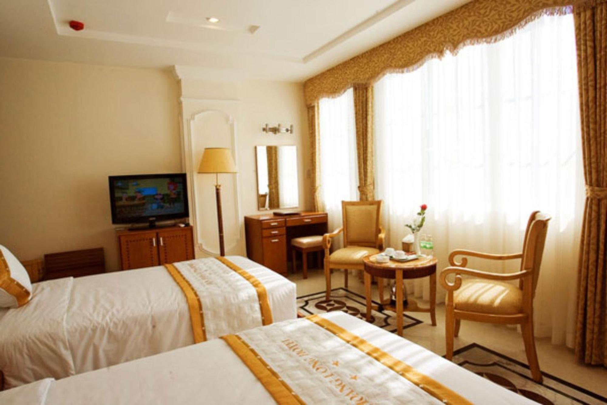 Tan Hoang Long Khách sạn 2*