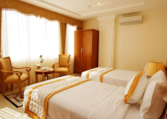 Tan Hoang Long Hotel